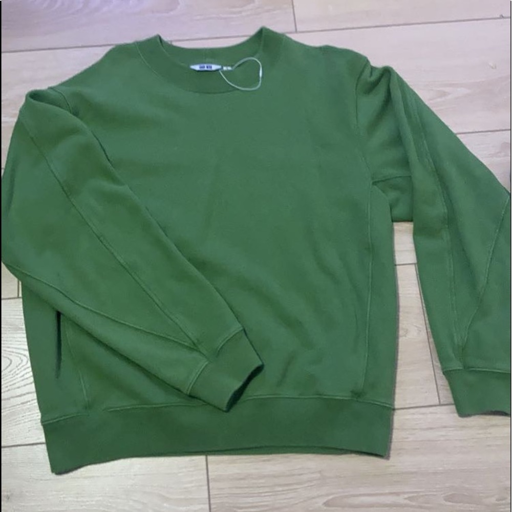 Green Uniqlo Crewneck